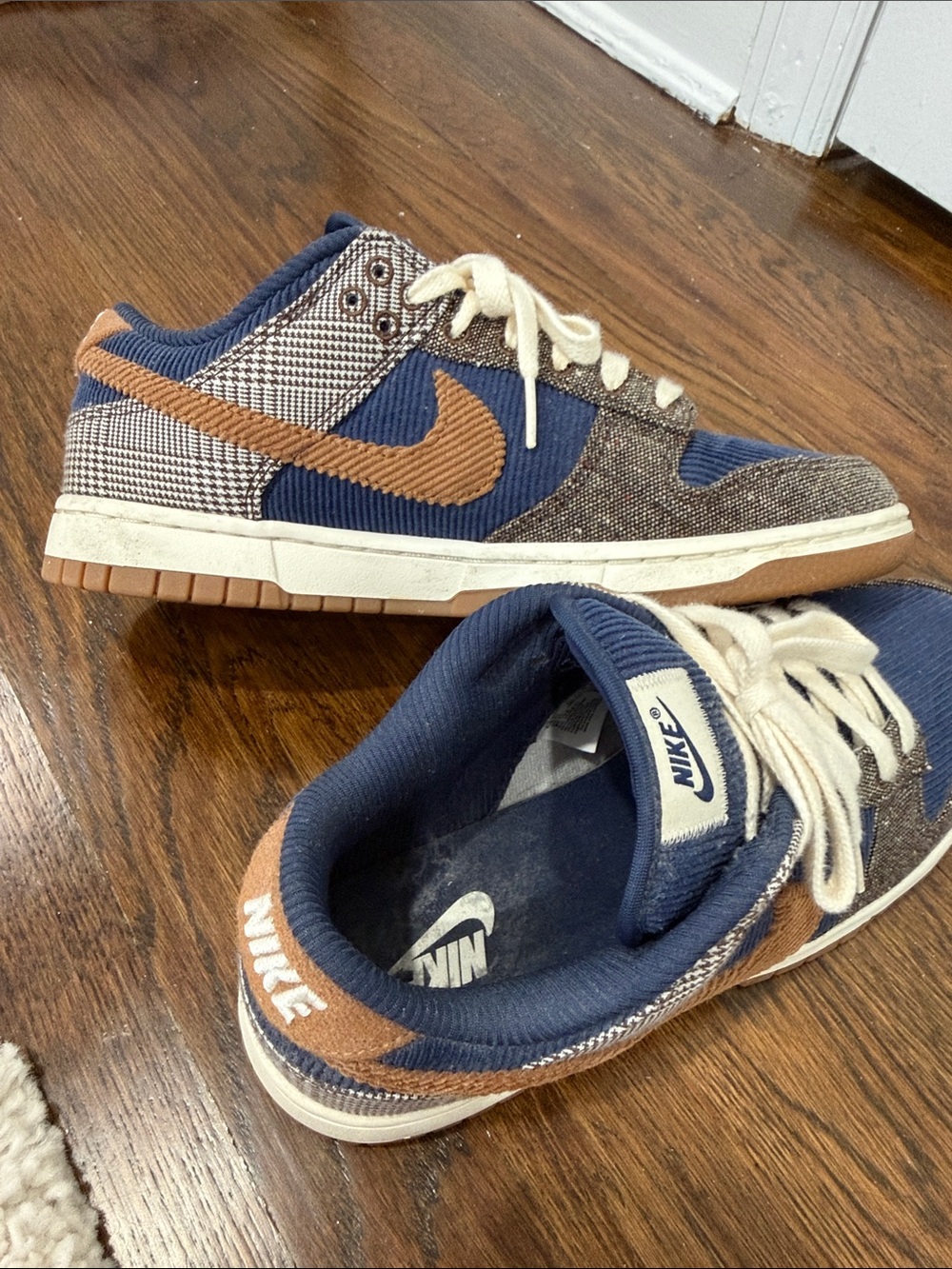 Nike Men Low-Top Sneakers - Tweed Navy & Tan corduroy